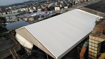 上屋テントの屋根膜張替工事