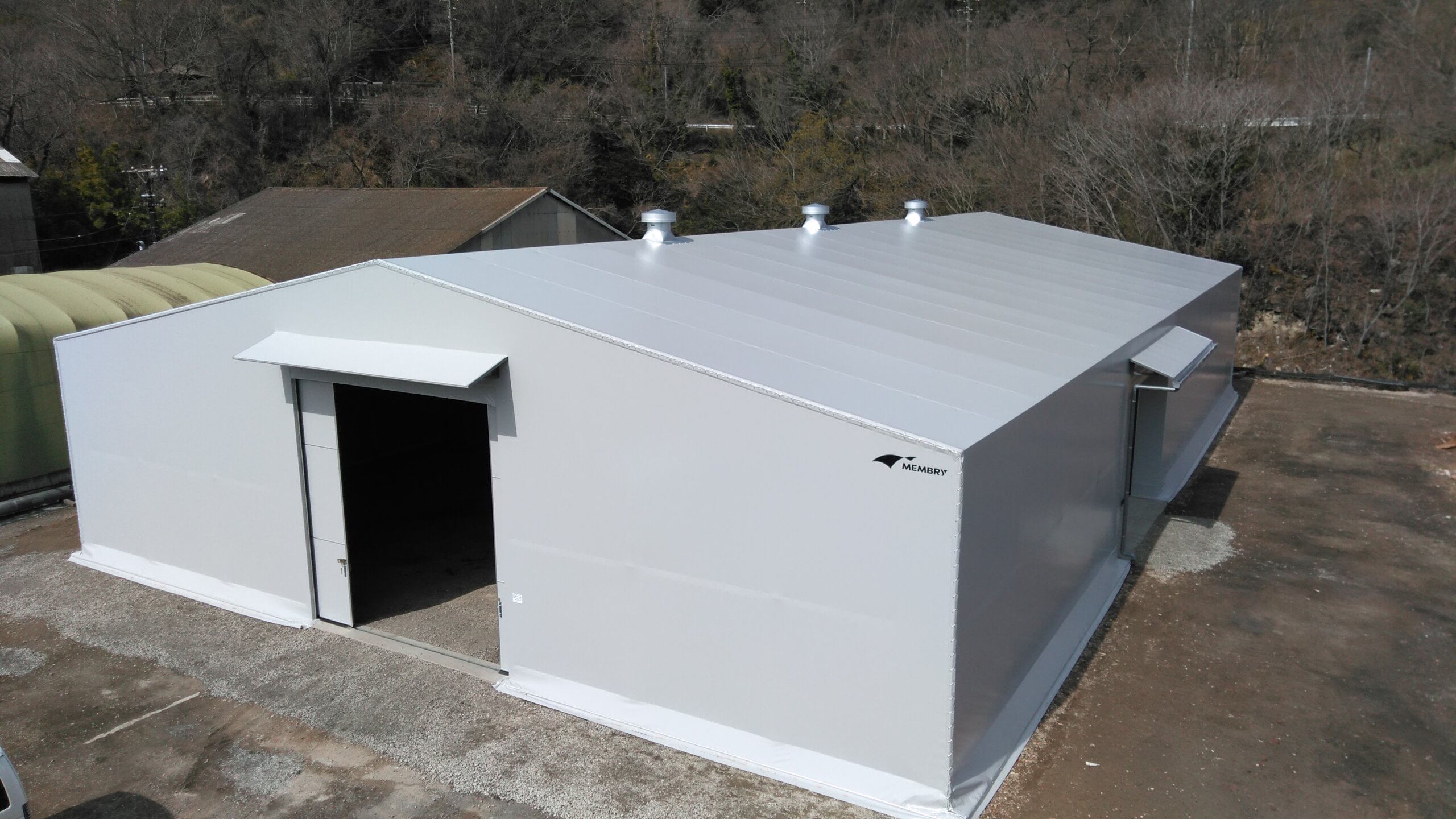 テントハウス（倉庫）の価格を小型・大型などに分けて紹介 | テント 